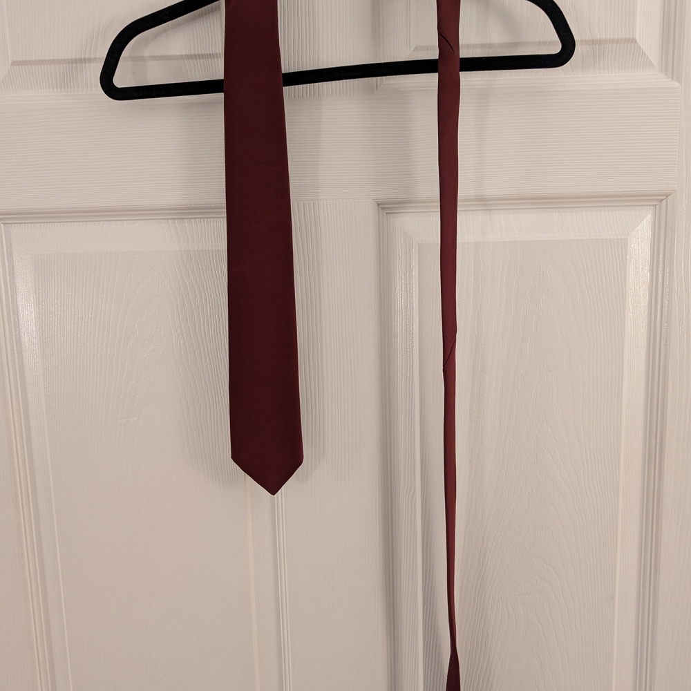 Michael Reed Designer Collection Burgundy Tie - Picture 4 of 4